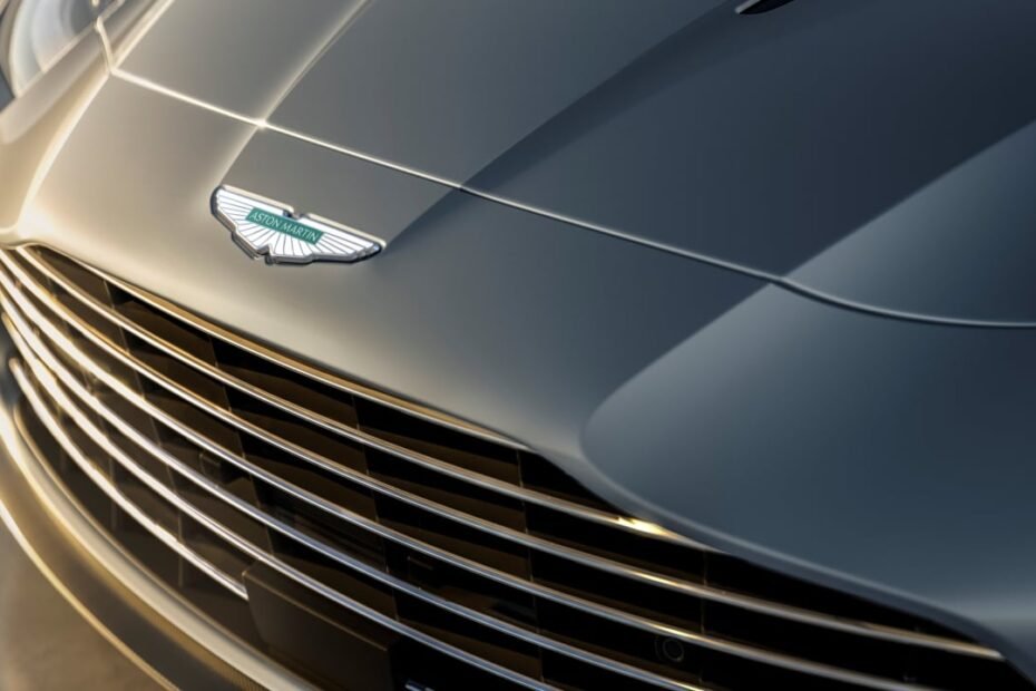 Aston Martin celebra los 25 años del Vanquish con una versión especial muy James Bond