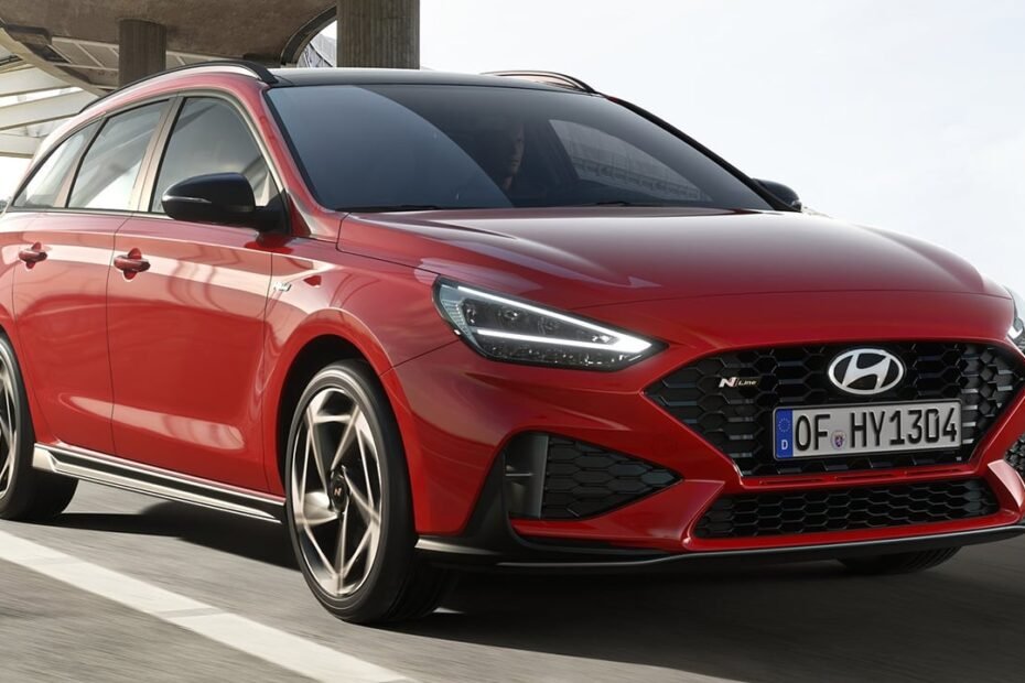 Bueno, bonito y barato, el Hyundai i30 con extra de maletero baja 6.700 € y se planta en territorio SEAT