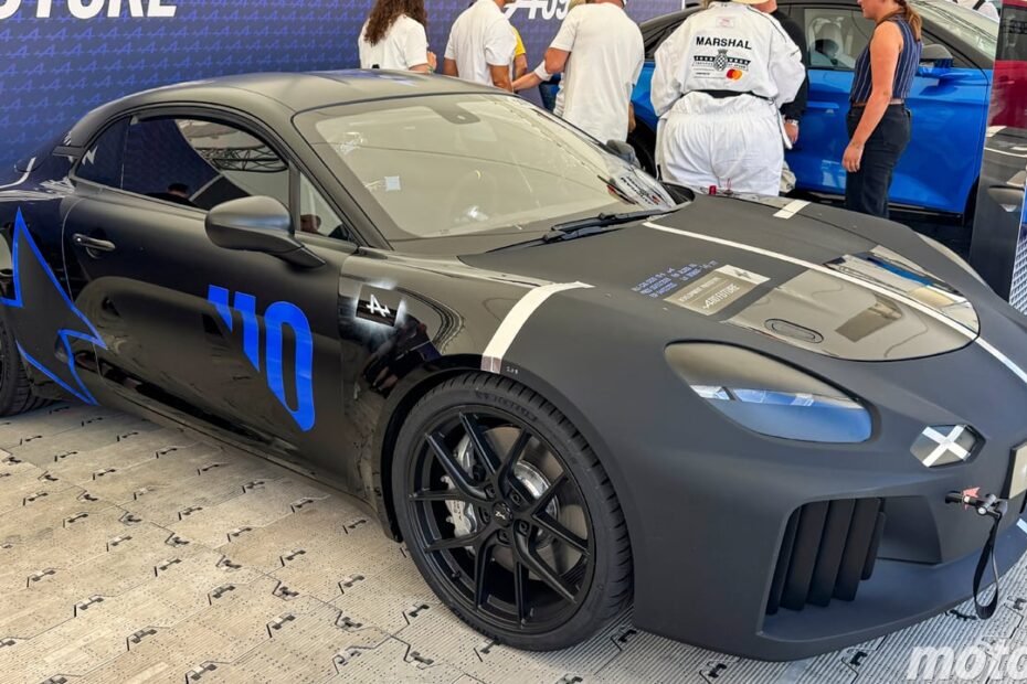 El Alpine A110 eléctrico ya no se esconde, este exclusivo vistazo revela el deportivo que cambiará para siempre