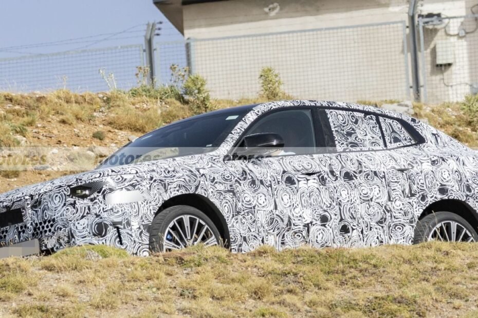 El BMW X2 M40 ya rueda con su nueva imagen, el SUV deportivo de más de 300 CV cambia por completo