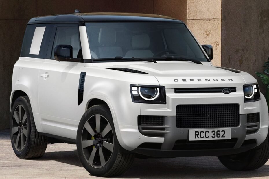 El Land Rover Defender 2028 estrena un nuevo acabado, un motor de gasolina y el OCTA pierde casi 100 CV