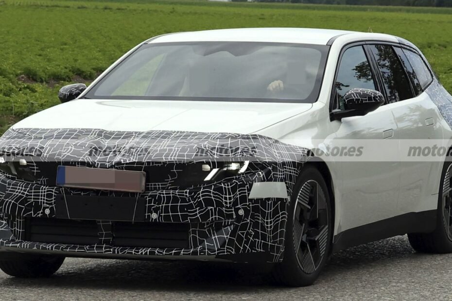 El nuevo BMW i3 Touring se deja ver por primera vez en estas fotos espía, el primer familiar eléctrico de la marca