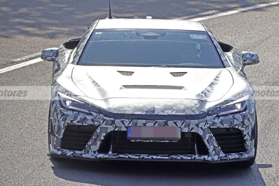 El Toyota GR GT escondía algo más que un superdeportivo, estas fotos espía descubren dos versiones inéditas