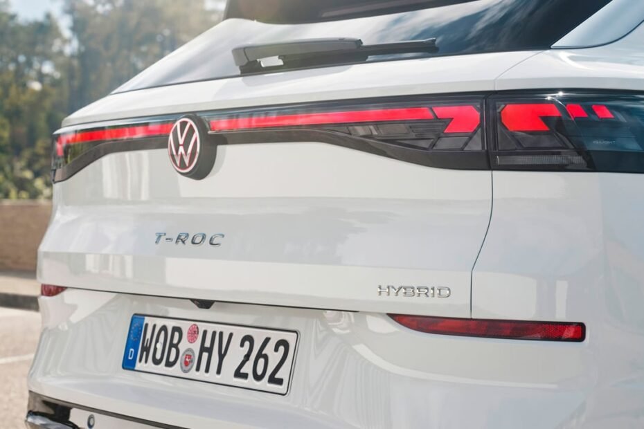 Los Volkswagen T-Roc y Golf estrenan el híbrido que la marca llevaba años sin tener, cuestan 2.000 euros más que el eTSI de 150 CV