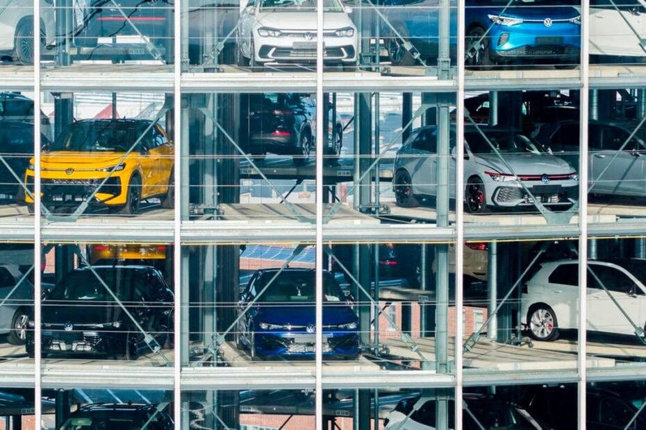 Volkswagen prepara un recorte histórico, miles de directivos pueden perder sus privilegios y su puesto