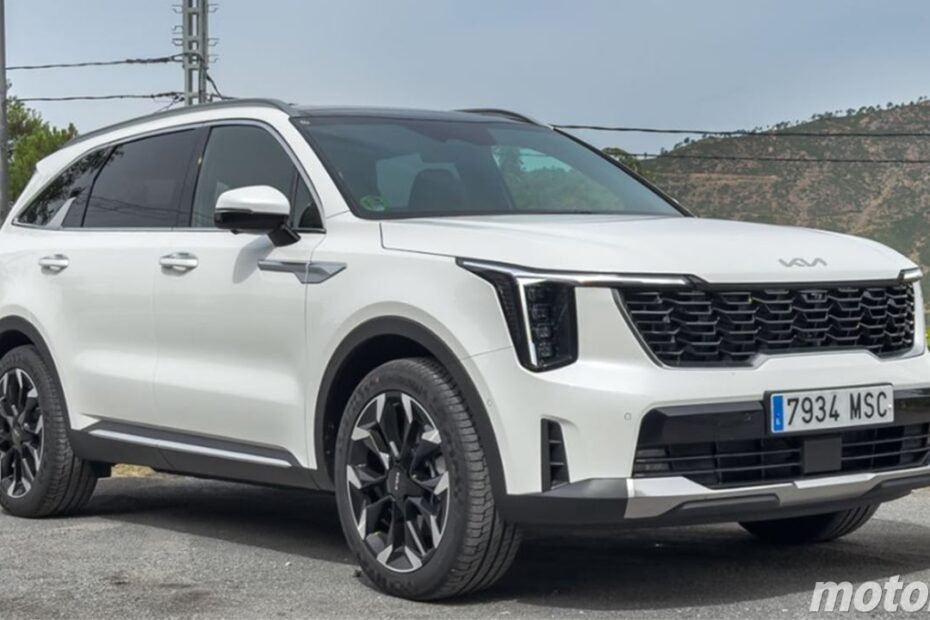 El KIA Sorento ya roza los 300 CV, las mejoradas versiones híbridas se estrenan en España