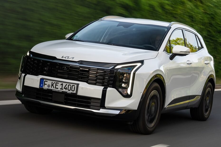 El KIA Sportage ya cuesta como un SUV chino, tiene 9.600 € de descuento y pone contra las cuerdas al Omoda 5 y al MG HS
