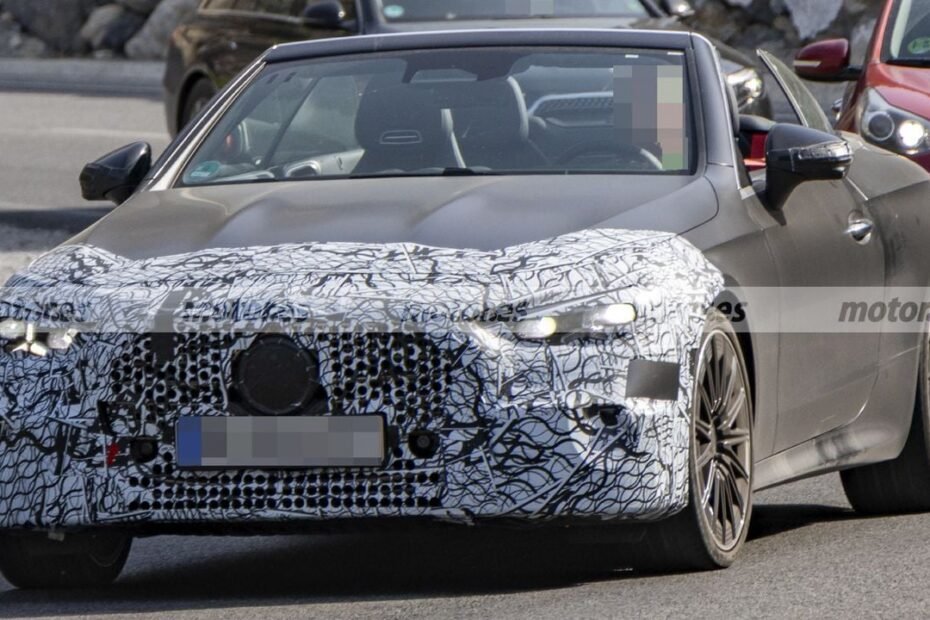 El Mercedes CLE Cabrio 2027 cambia por dentro lo que no hace por fuera, y recupera un V8 de casi 600 CV