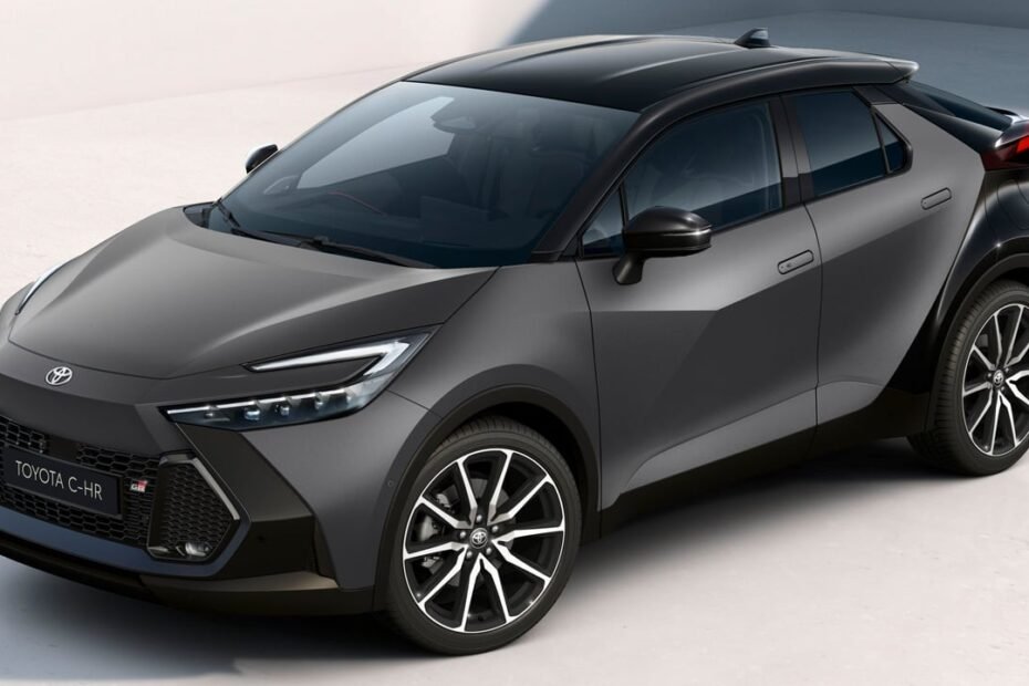 El Toyota C-HR 2027 cambia muy poco, pero estrena una novedad que solo tienen los grandes deportivos