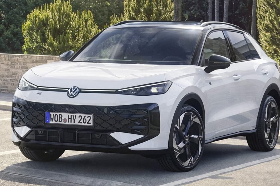 Llega el Volkswagen T-Roc que planta cara al Toyota C-HR, la esperada versión híbrida HEV ya tiene precio en España