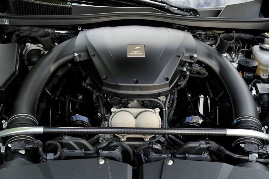 Mould King rescata el motor soñado por Jeremy Clarkson, y lo deja en formato miniatura
