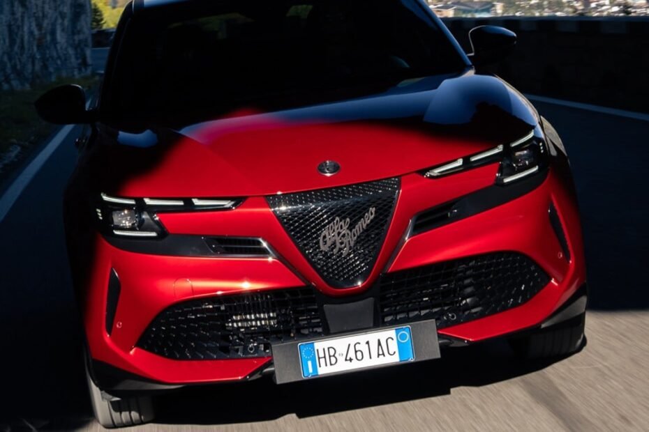 Alfa Romeo Junior, toda la tecnología del Biscione en su SUV más pequeño y accesible