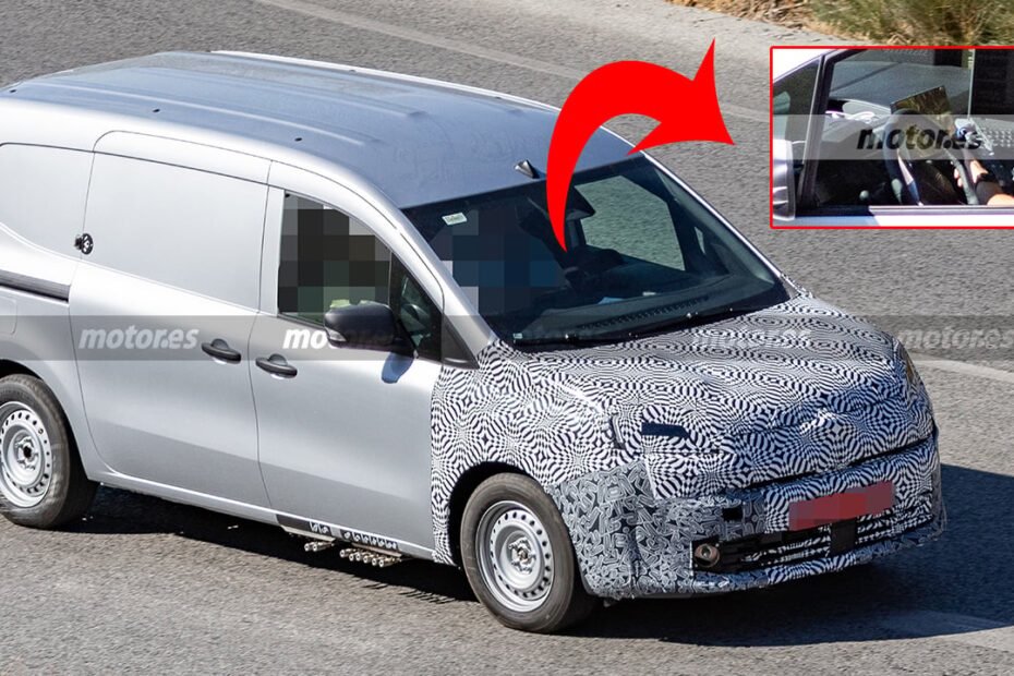 Cazado el interior del Renault Kangoo 2027: una nueva pantalla táctil confirma el salto que el Citroën Berlingo no esperaba