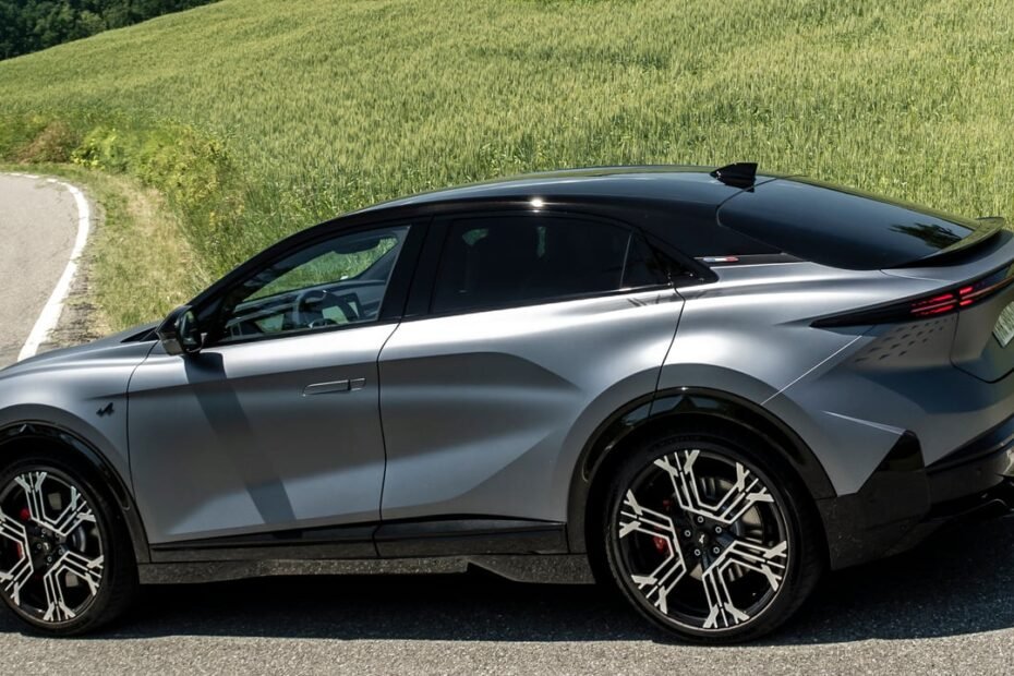 El Alpine A390 se estrella contra la realidad, Renault reduce a la mitad la producción de su SUV eléctrico premium