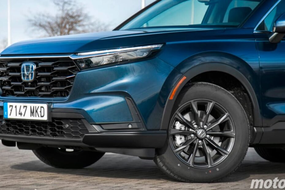 El Honda CR-V cambia por completo en 2027, 90 kg menos, nuevo híbrido y una tecnología de chasis que nadie espera en el segmento