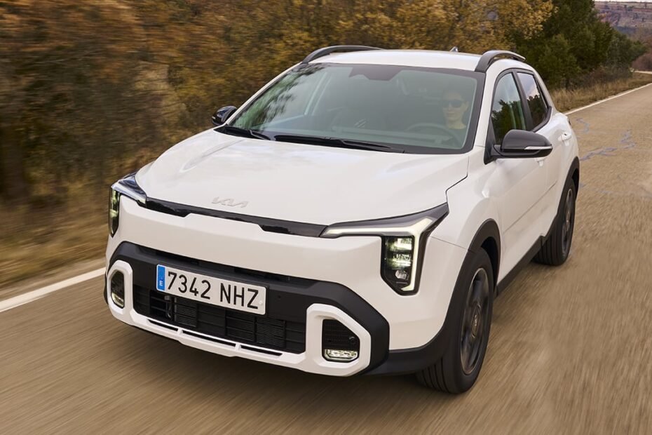 El KIA Stonic lanza un golpe directo al SEAT Arona con 4.600 € de rebaja, es más barato y potente