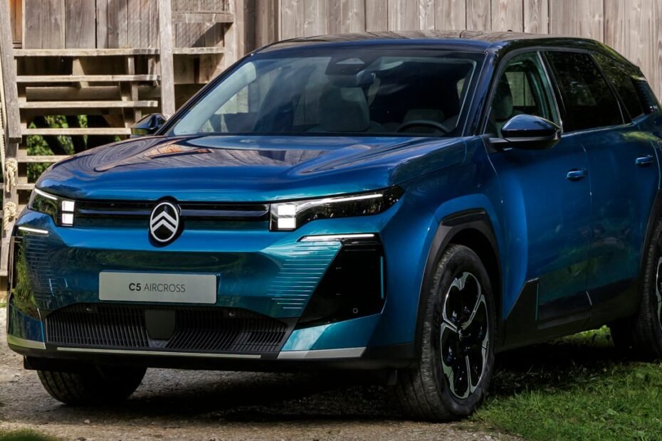 El nuevo Citroën C5 Aircross Émeraude estrena color y sube el nivel de equipamiento sin renunciar al confort