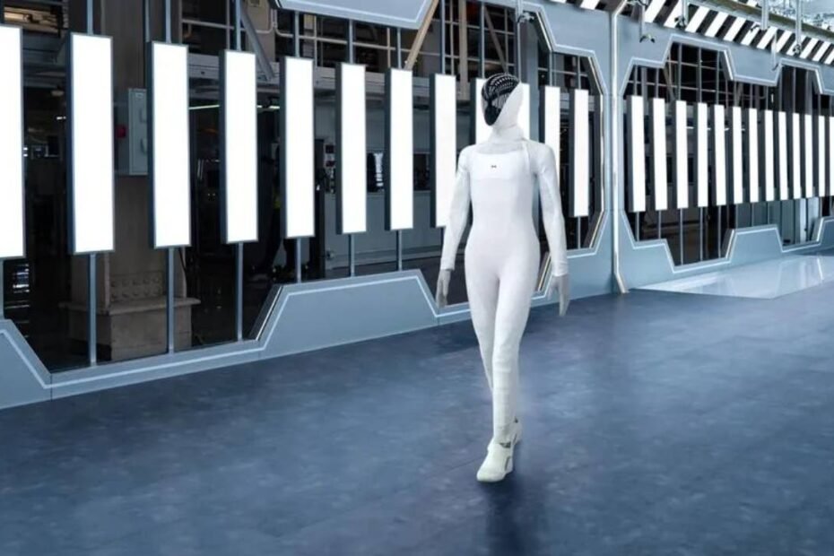 El primer Xpeng IRON ya sale caminando de la línea de producción