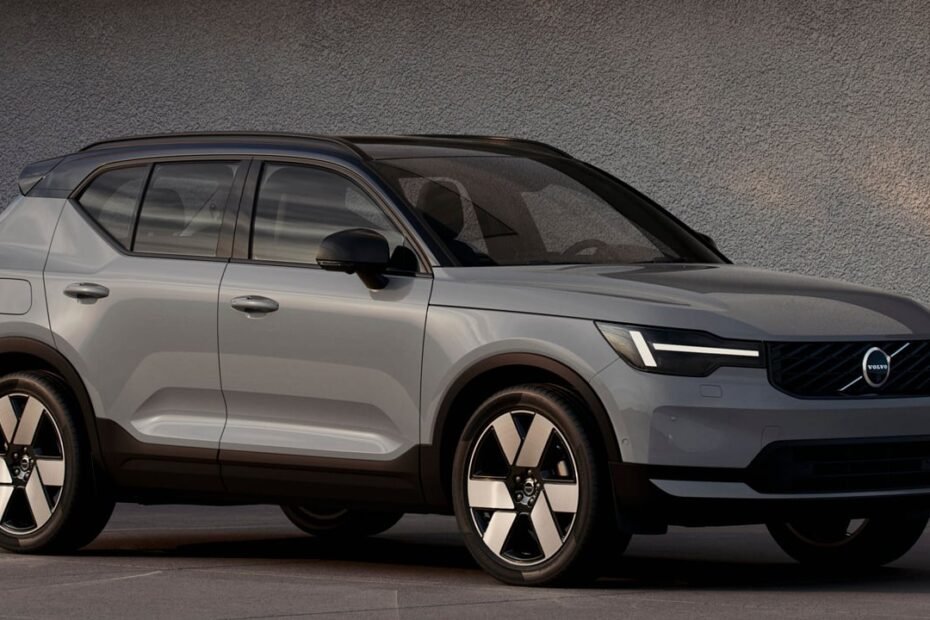 El Volvo XC40 cambia para seguir siendo el SUV favorito de los españoles, estrena Google Gemini y nuevo diseño