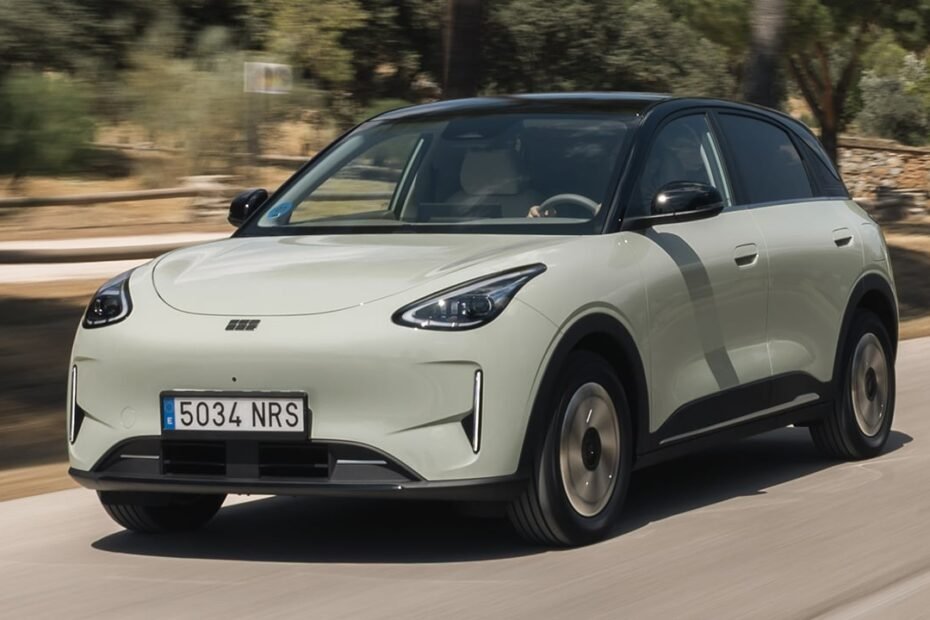 Geely completa la gama E2, así quedan todas las versiones y precios del temido rival del Renault 5