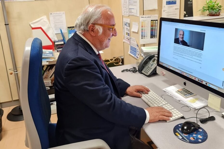 La confesión de Pere Navarro sobre la baliza V16 de la DGT: «Si tuviese que volverlo a hacer…»
