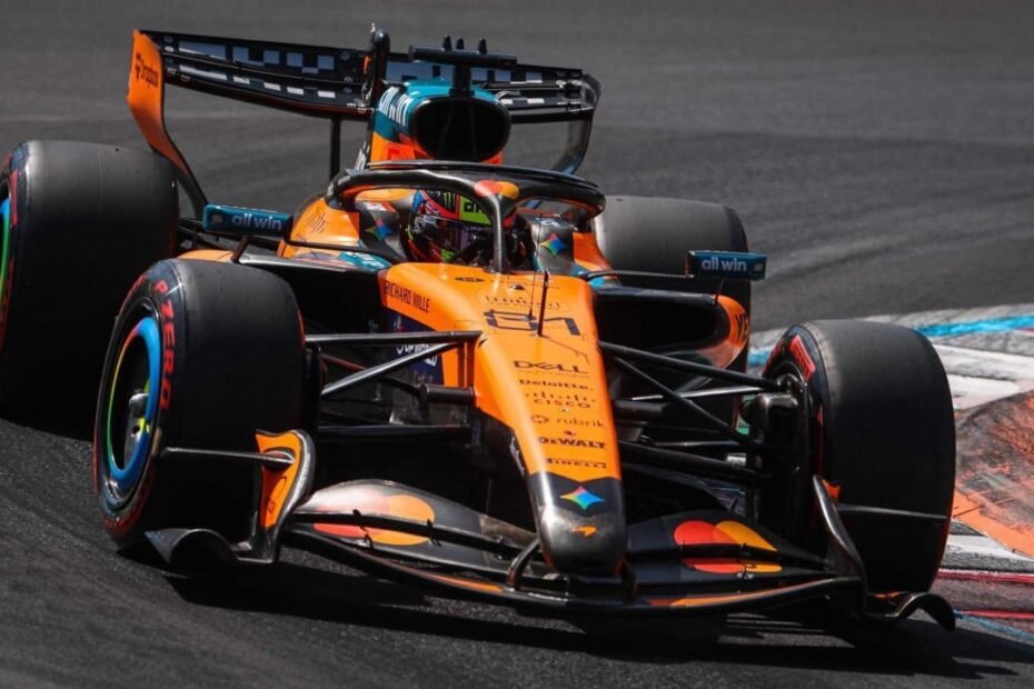 La FIA penaliza a Oscar Piastri por estorbar a Lawson y mete a Ferrari en la pelea