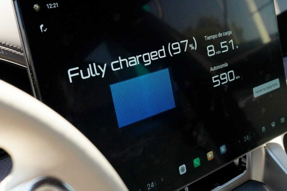 Los españoles ya han decidido cuánto tiempo aceptan perder junto a un cargador antes de cansarse del coche eléctrico