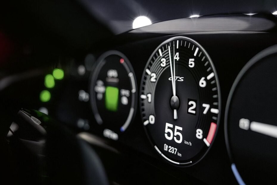 Más de 1.000 CV en el configurador y solo 223 CV en los papeles, el sorprendente dato que esconden los coches eléctricos