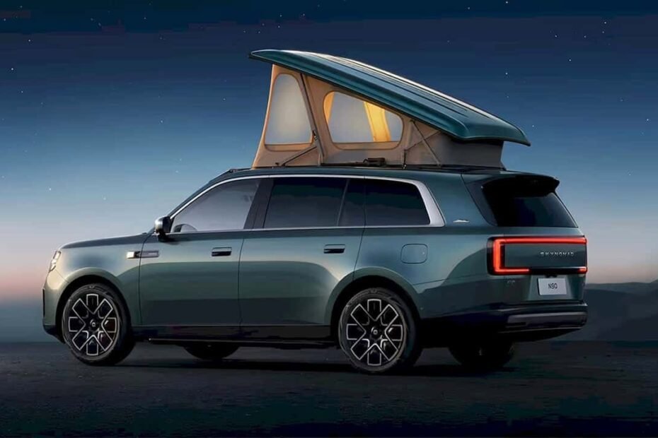 Techo elevable, 1.700 km de autonomía y suelo calefactado: este SUV quiere ser casi una casa