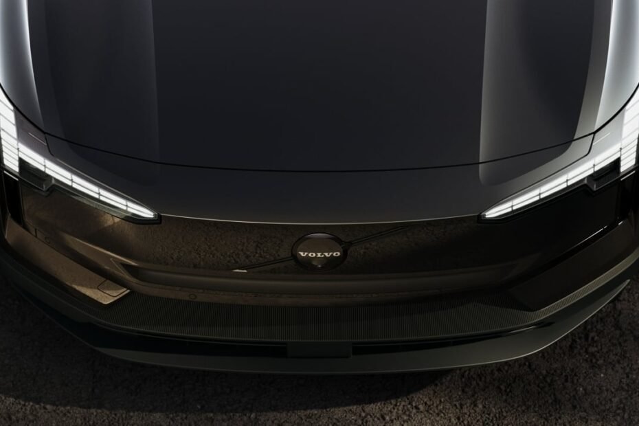 Volvo desbloquea gratis en toda Europa una de las mejoras más útiles del EX30: cargar y gestionar la batería deja de ser un quebradero de cabeza