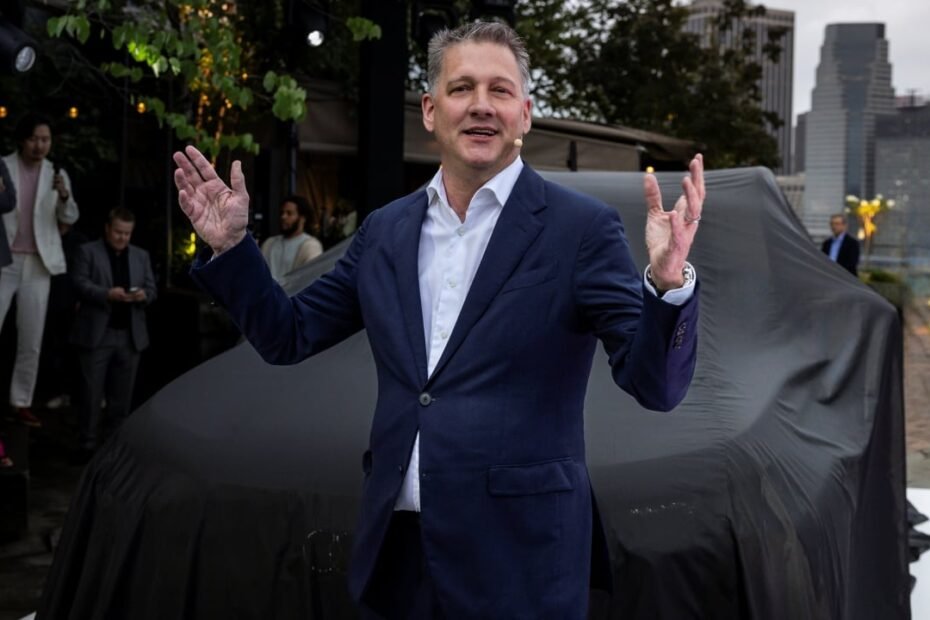 El CEO de Audi, acusado de romper su propio código de conducta al compartir escenario con Trump