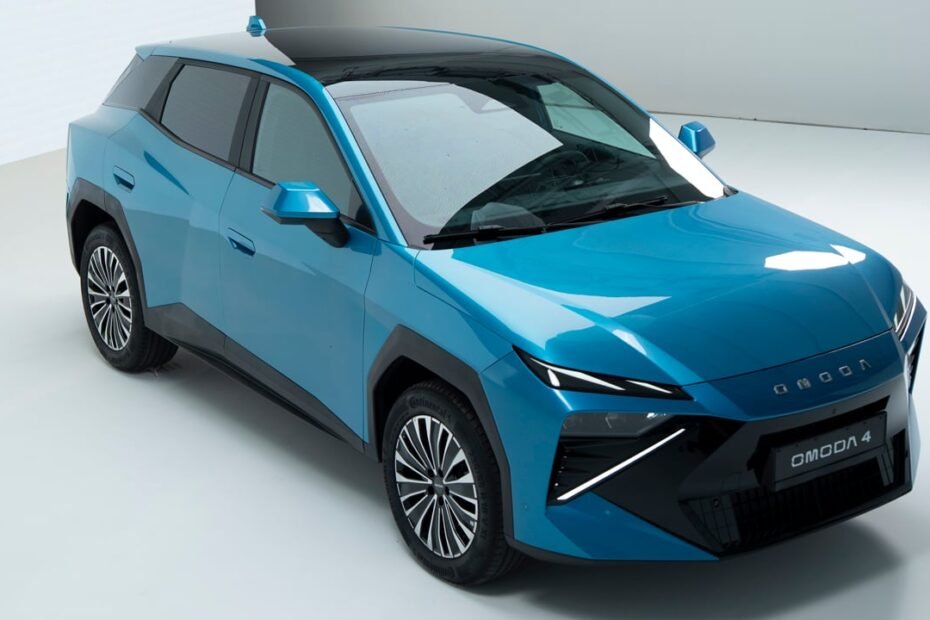 El OMODA 4 prepara su llegada a España con una versión híbrida de 224 CV y más de 900 km de autonomía