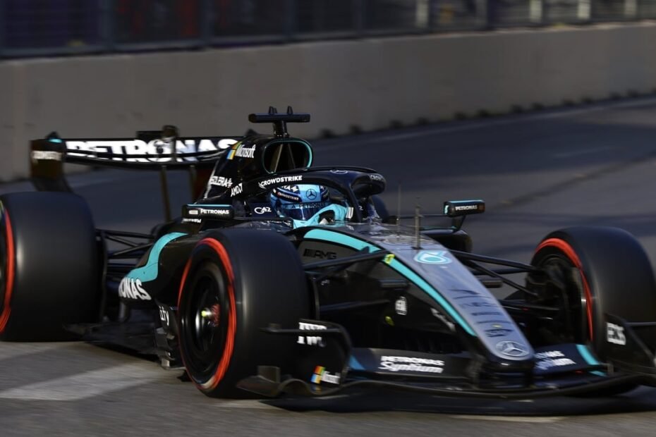 George Russell toma la delantera en Marina Bay y Alonso se muestra competitivo
